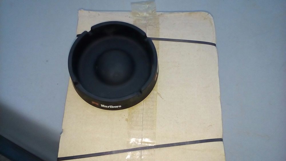 Cinzeiros de porcelana