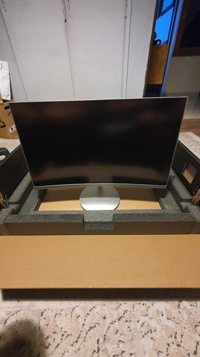 Samsung monitor kolor bialy.