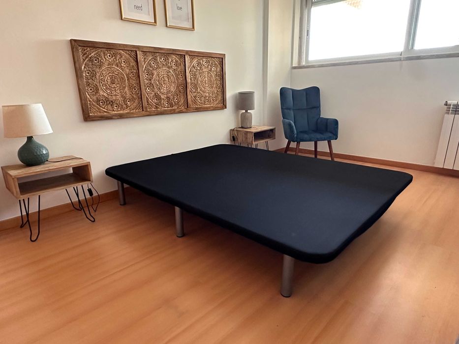 Tapi Estrutura Base de Cama Somnalis Revestido Preto