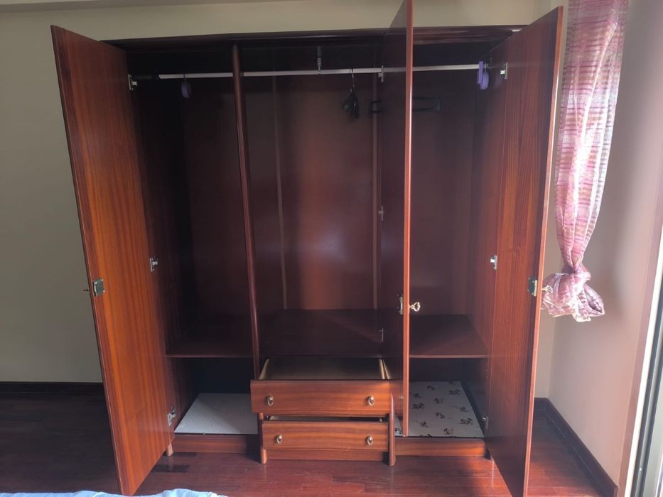 Roupeiro grande para quarto