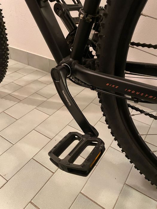 Bicicleta todo terreno marca KTM