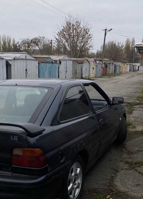Продам Ford Escort