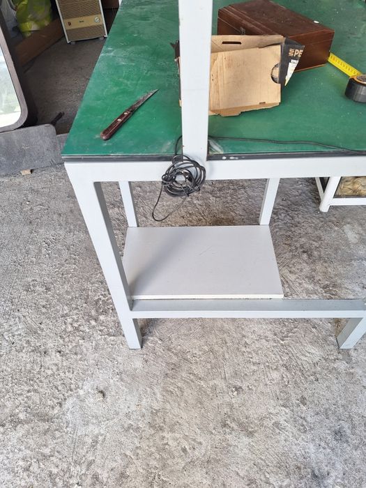 Bancadas de trabalhos com luz e ligações