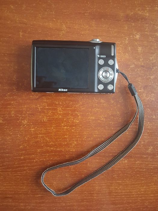 Aparat Nikon s3000
