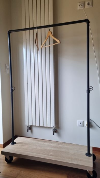 Charriot / cabideiro sklum