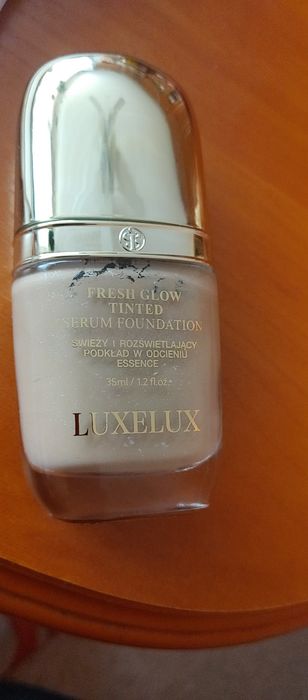 Podkład naturalny Luxelux rozświetlający glow