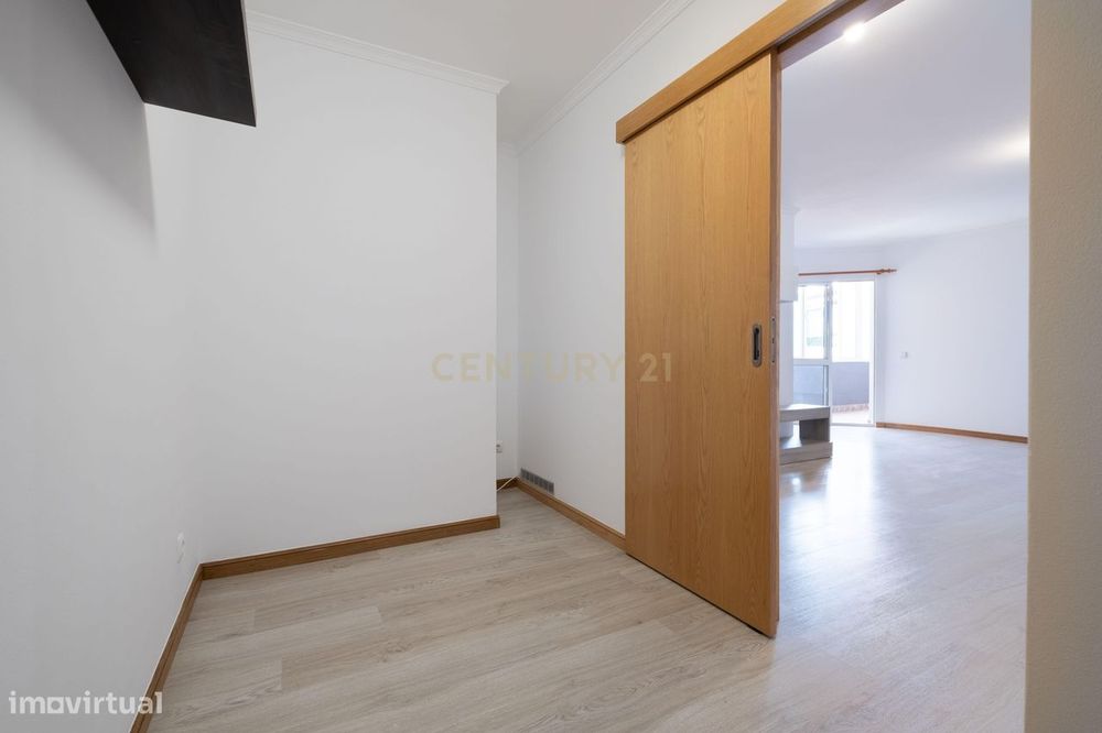 Apartamento T2 para Arrendamento – Centro do Funchal, Ilha da Madeira