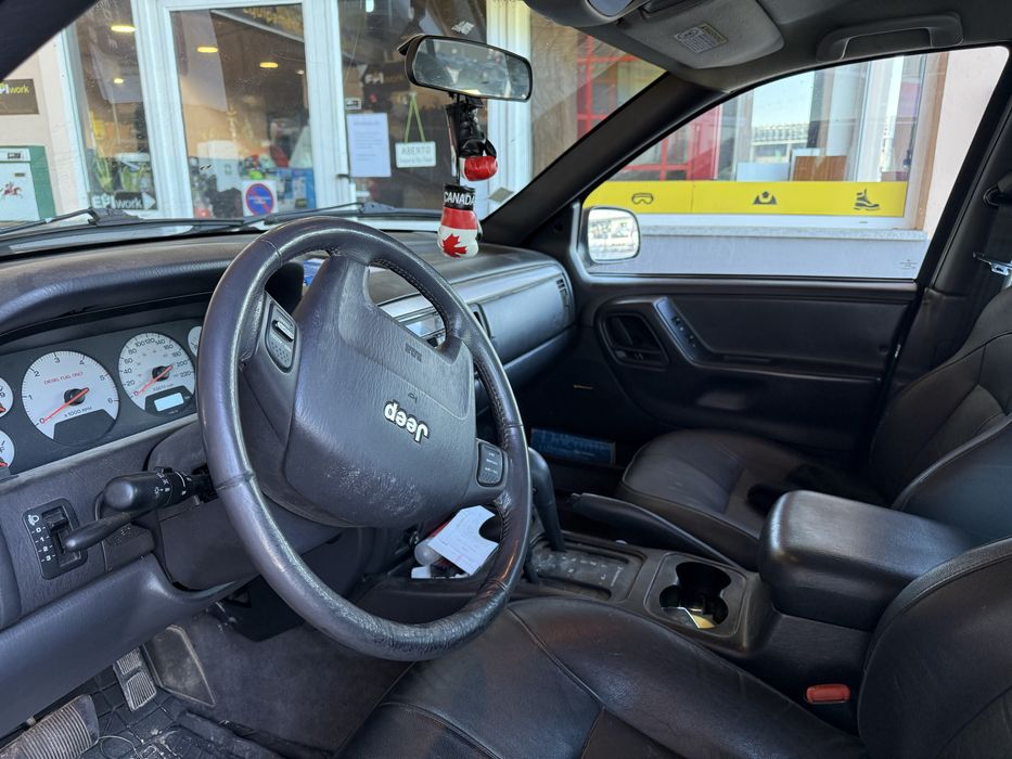 Jeep Grand Cherokee bom estado