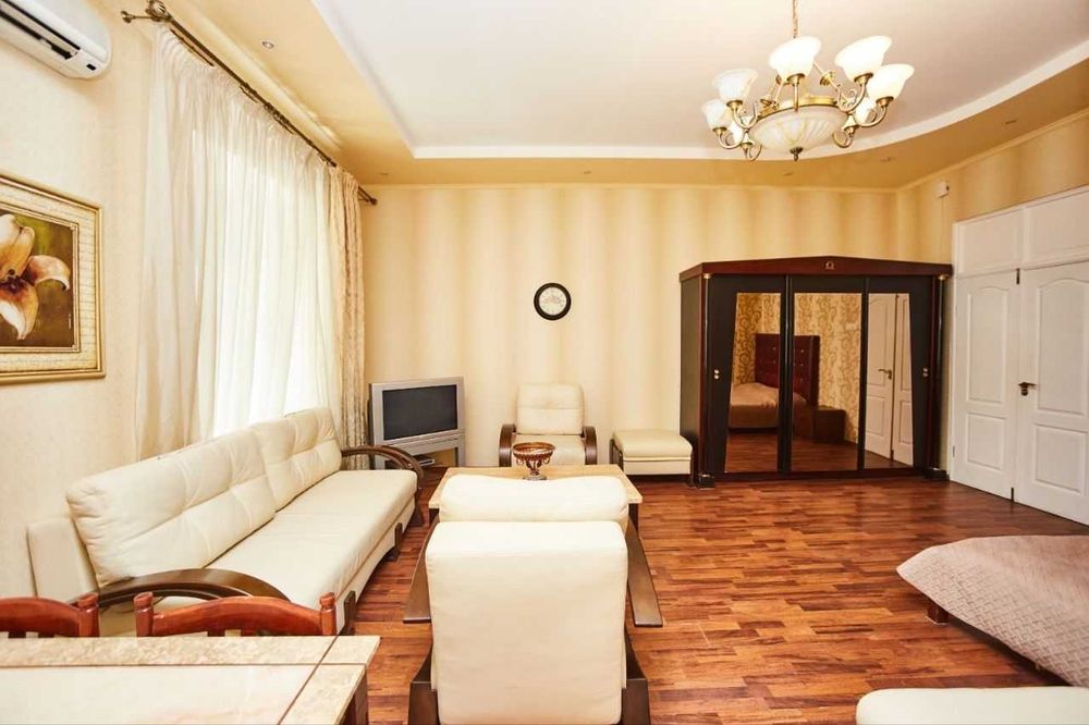 Сдам 1-комнатную квартиру Театральный переулок/ Горсад/ Оперный театр