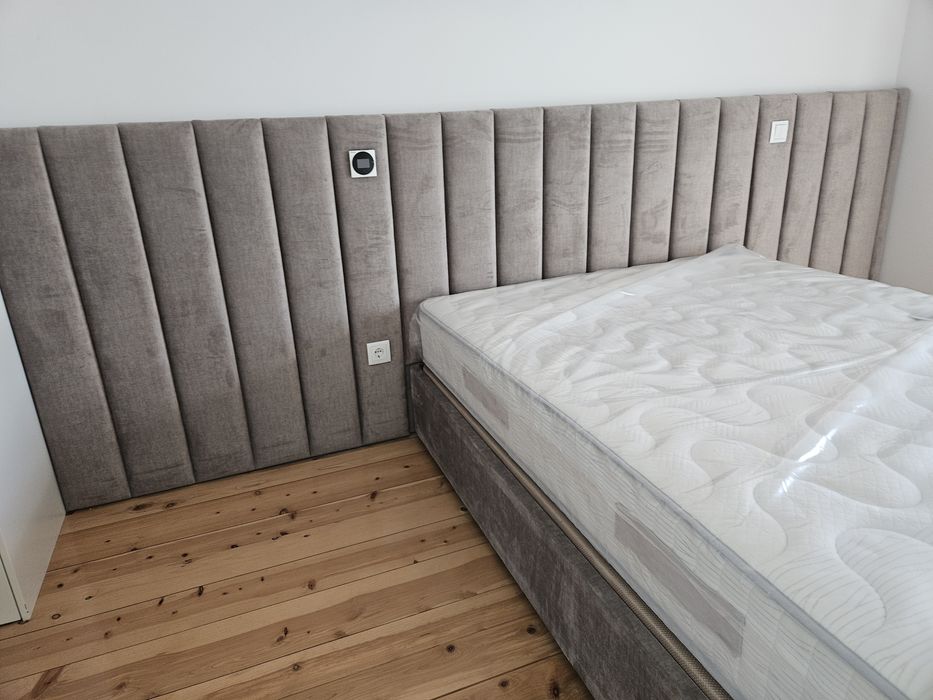 Cama com colchão e alçapão