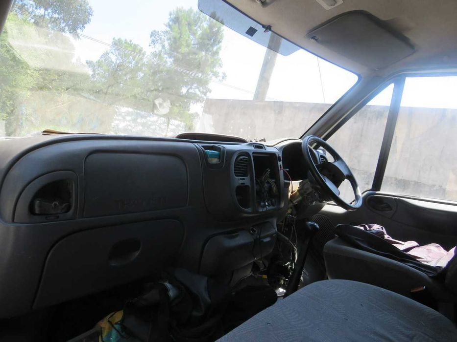 Ford Transit 2.4TDCi de 2003 - Peças Usadas