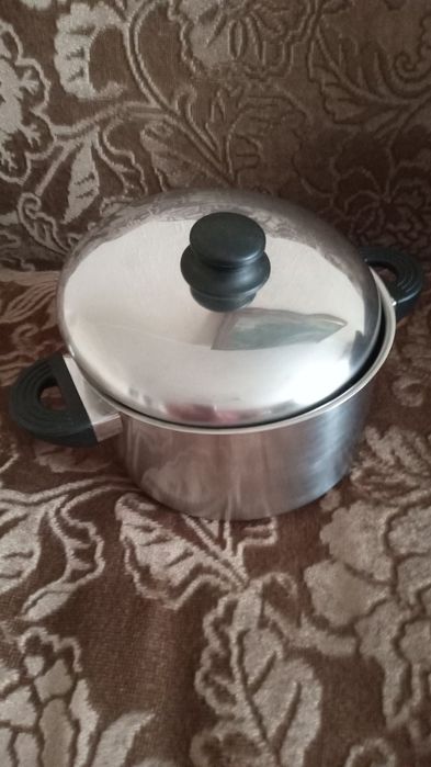 Кастрюля 3 л з нержавіючої сталі