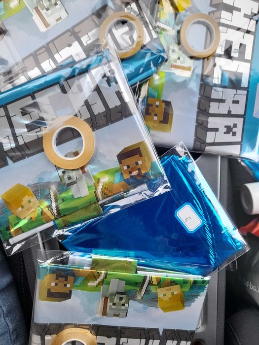 Повітряні кульки, фотозона Майнкрафт Minecraft