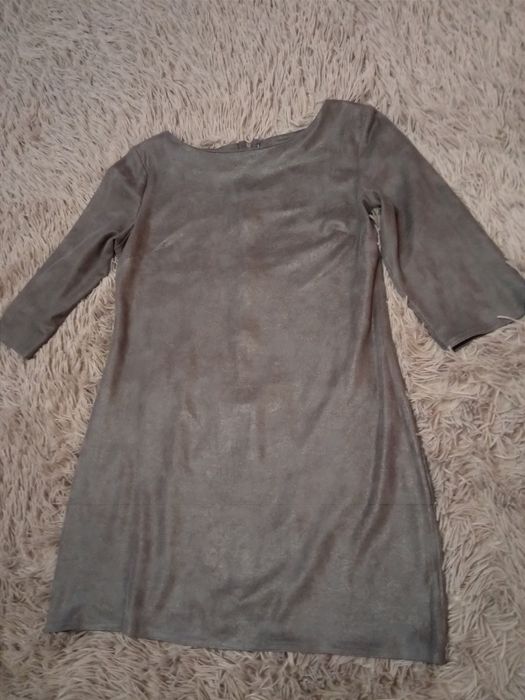 Плаття  коротке.