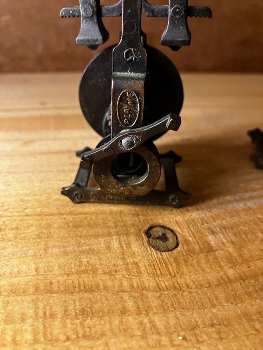 Temperówka vintage  zegar