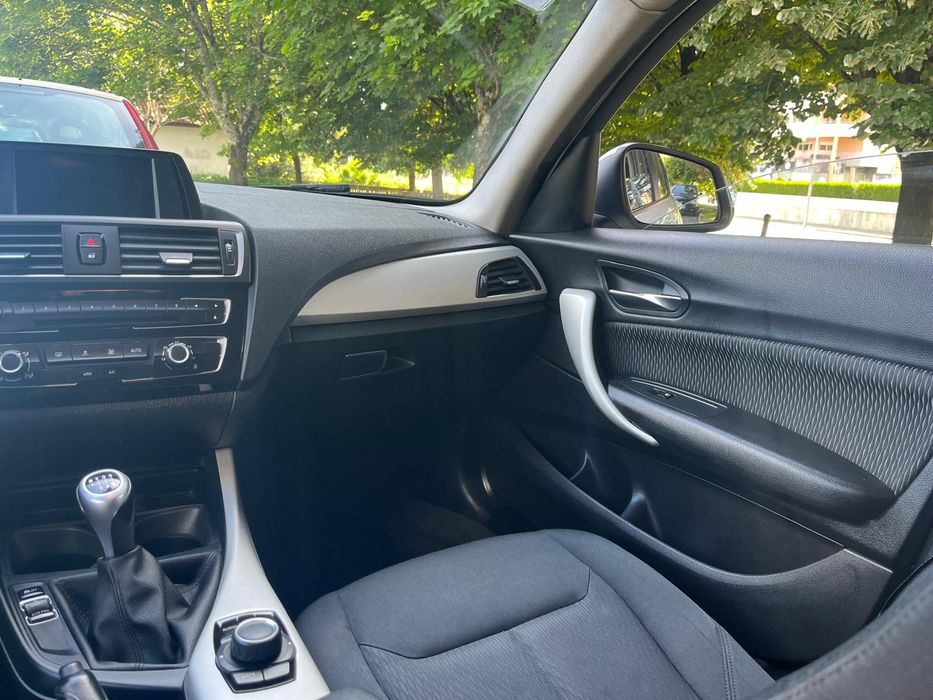 BMW série 1 Modelo 116 D de 2017