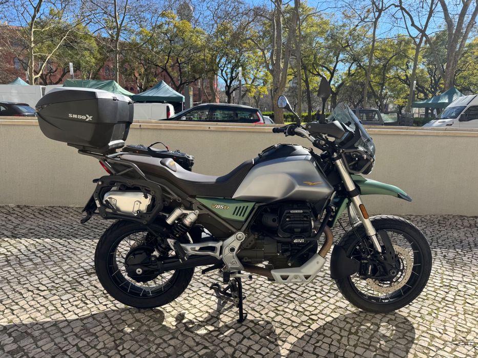 2021 Moto Guzzi V85TT