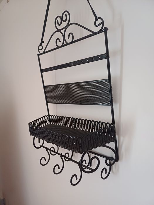 Porta-jóias metálico preto