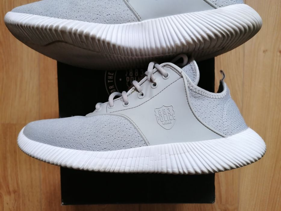 Tenis 883 Police