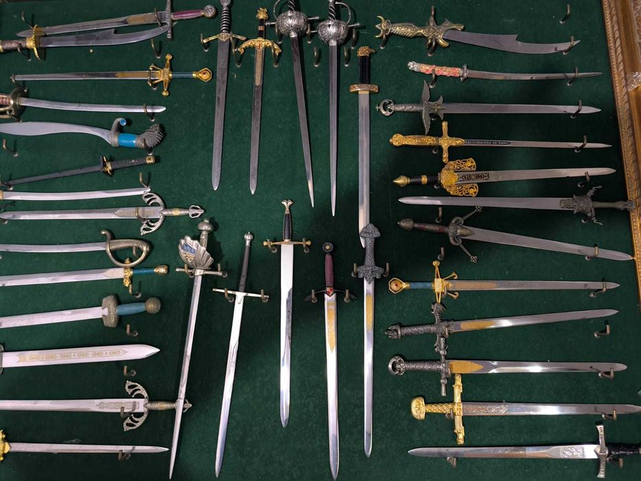 Oportunidade Exclusiva para  colecionadores  HISTÓRIA MEDIEVAL!