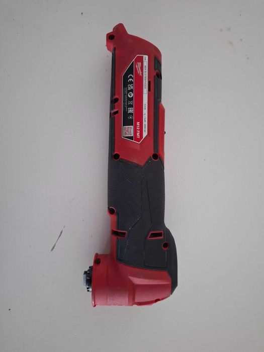 Multimaster narzędzie wielofunkcyjne Milwaukee M12 FMT Fuel