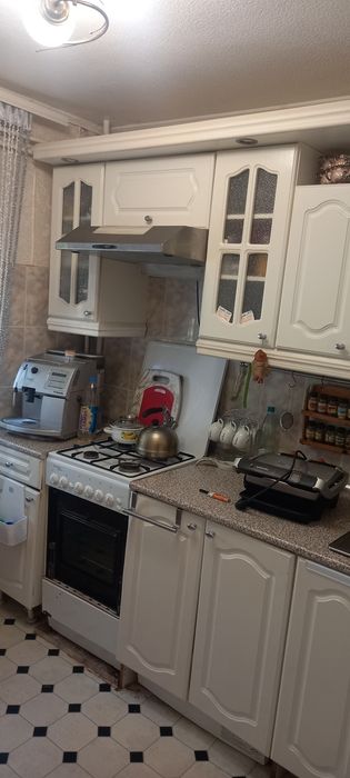 Продам 3к.кв.60м² 2/5 АО эл.мебель.2парковочных места.
