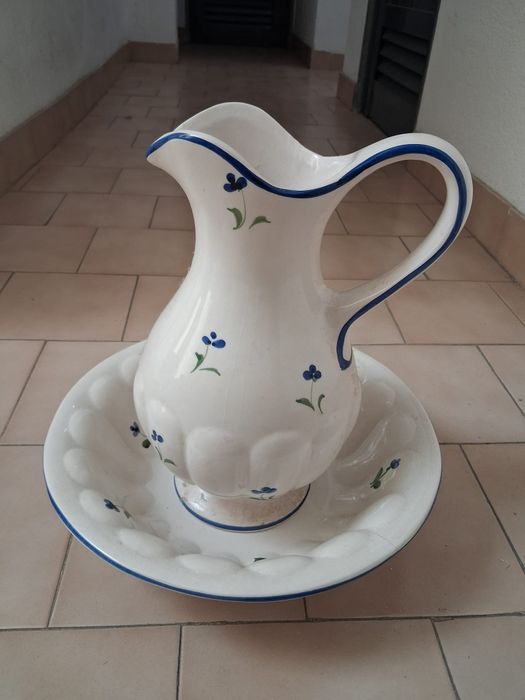 Bacia com Jarro em cerâmica