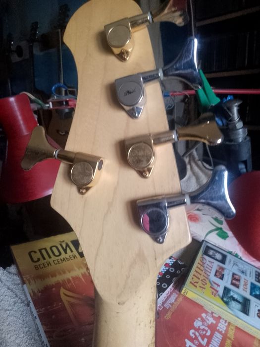 Бас гитара 5 струн