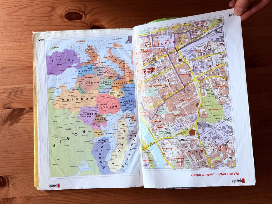 Zestaw Retro: Atlas Samochodowy Polski + Bezpłatna Mapa K2 (Lata 2000.)