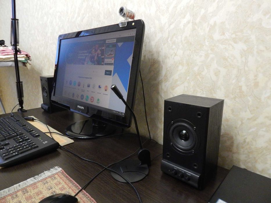 Монитор Philips 232E2
