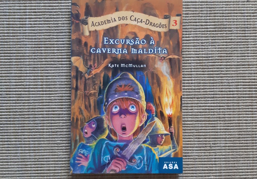 Livro 3 da colecção Academia dos Caça-dragões