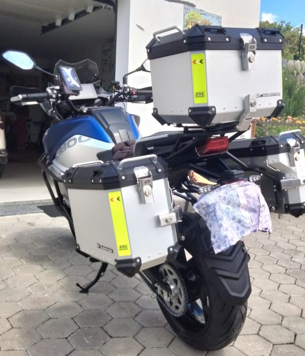 Moto QJ motor srt 800 como nova