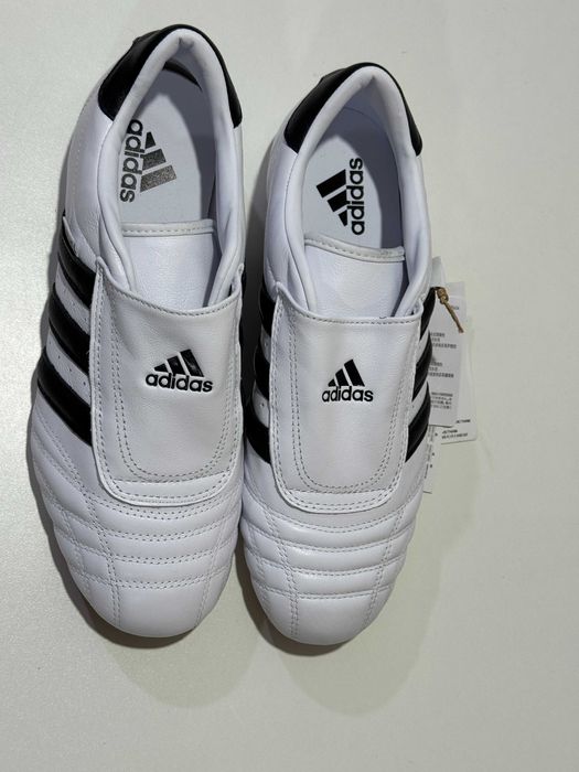 Кросівки жіночі Adidas Originals Taekwondo White JQ4774,  39.5р
