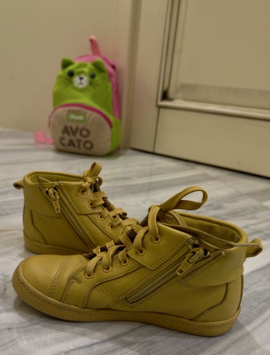 Продам чобітки Clarks