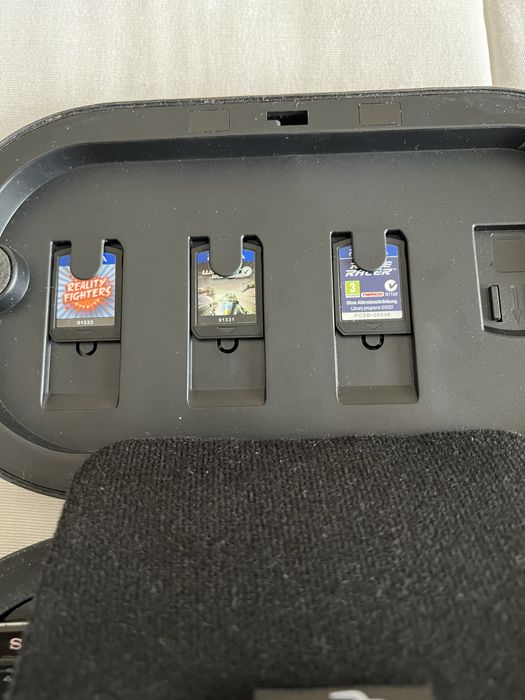 Vendo PS Vita tras um cartão de 8G de memoria