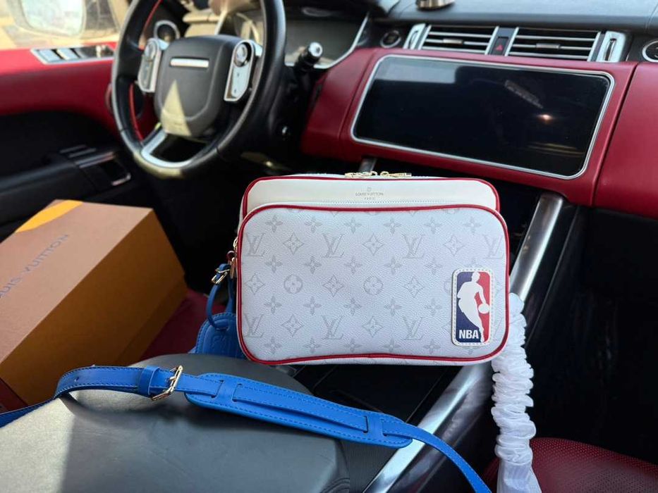 Чоловіча сумка Louis Vuitton x NBA Messenger / Брендова біла сумка крос-боді