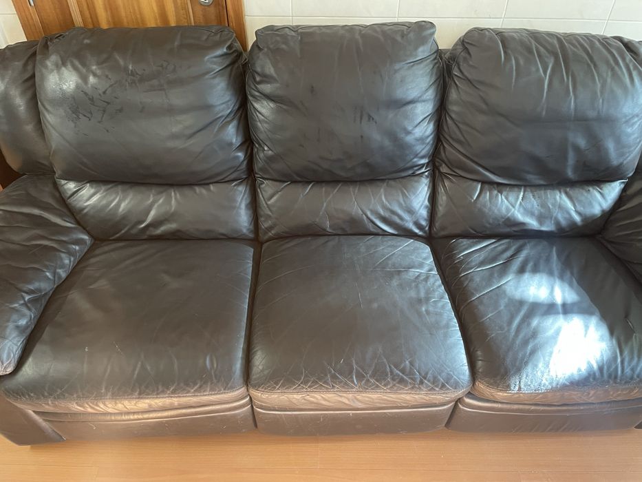 Sofá couro preto