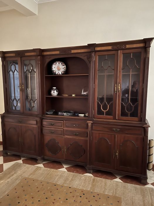 Móvel de sala em mogno