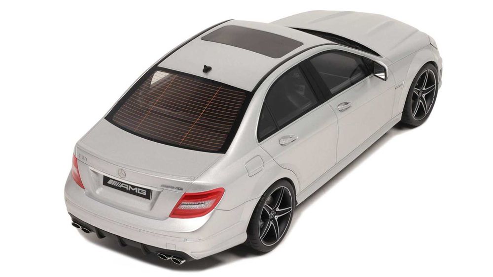 Model 1:18 GT Spirit Mercedes-Benz C-Class C63 AMG 2008 silver (GT462)