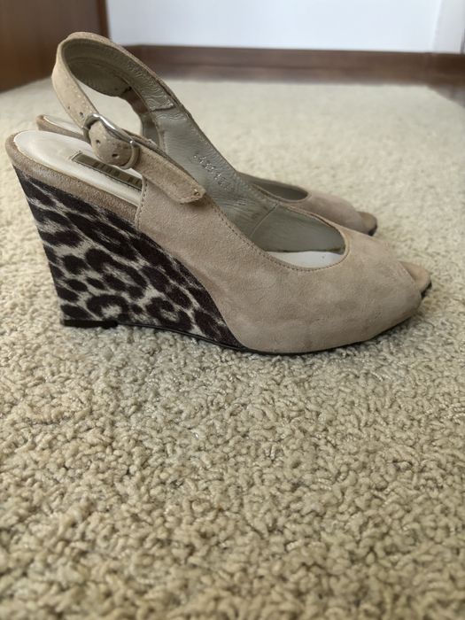 Buty na koturnie 36
