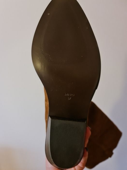 Sapatos castanhos salto alto