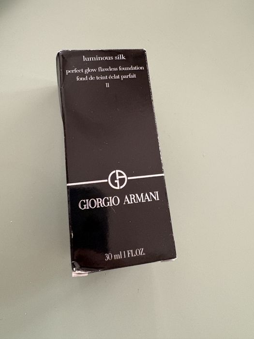 Giorgio Armani podkład luminous silk perfect glow flawless foundation fond de teint éclat parfait 11