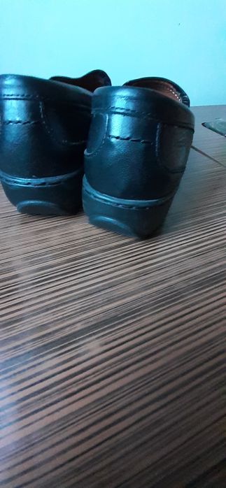 Sapatos muito  boa marca 39 pretos