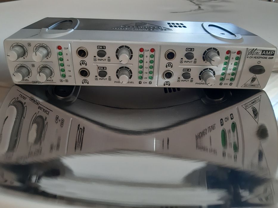 Behringer Mini Amp 800 original em bom estado Santo Isidoro • OLX Portugal
