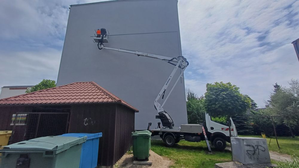 Podnośnik koszowy zwyżka 21 wycinka drzew  rębak