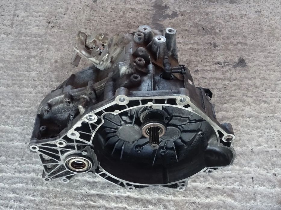 SKRZYNIA BIEGÓW MANUALNA F23 5-BIEG 2,2 16V OPEL VECTRA B C SIGNUM ZAFIRA A B ASTRA G H