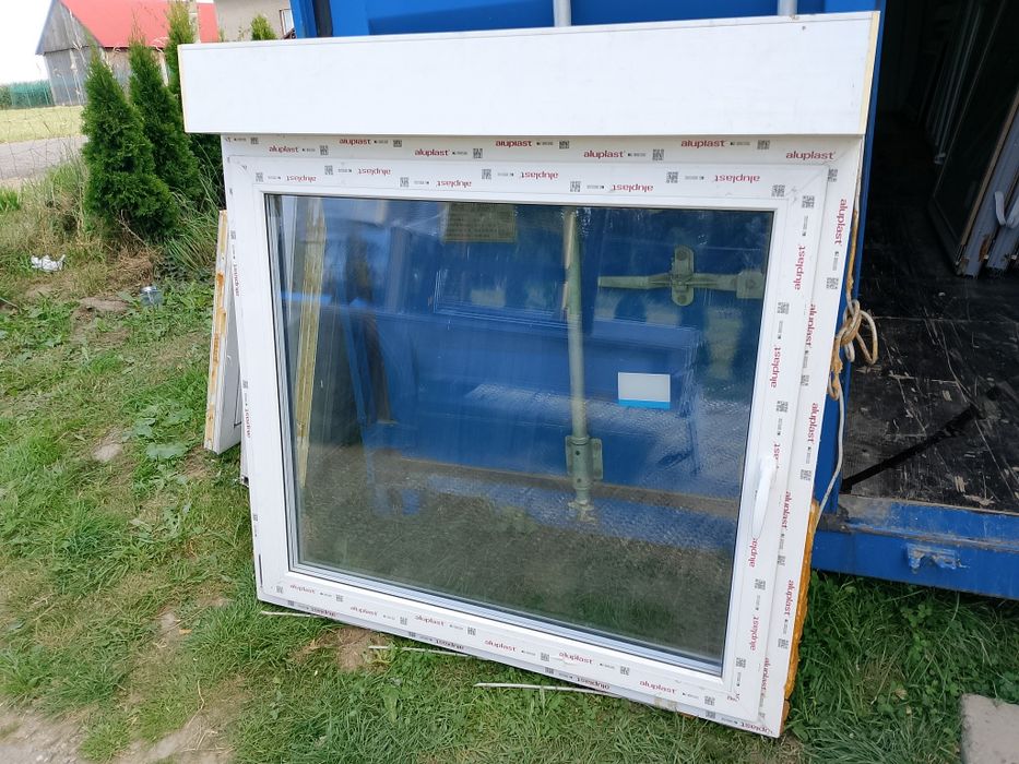 Okno 132x117 nowe 3-szybowe rozwierno uchylne białe plastikowe