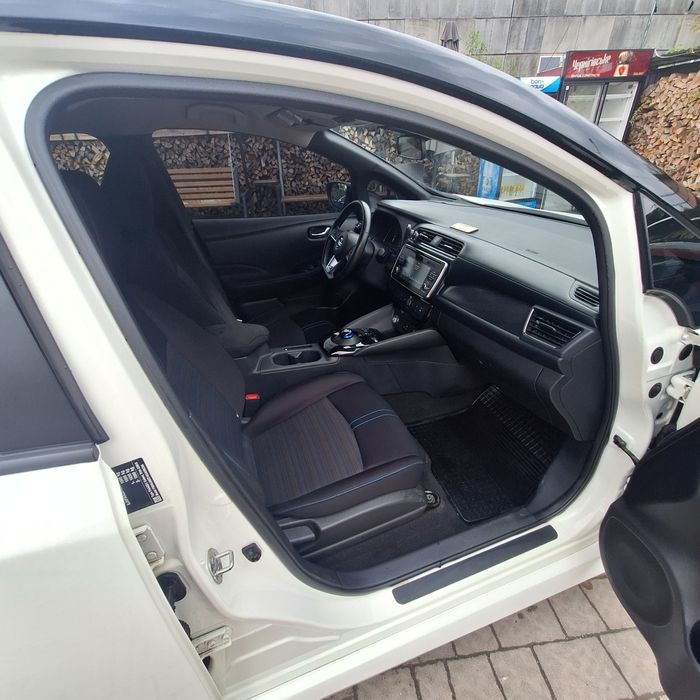 Оренда нісан ліф