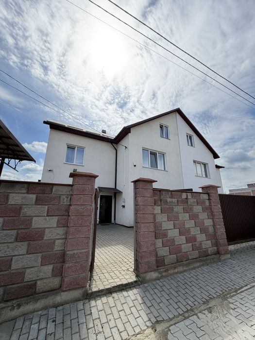 Оренда приватного будинку-спарки в Шевченківському районі, Львів