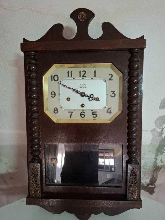 Relógio de parede antigo